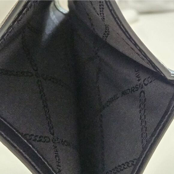 PRICE REDUCED!!đ„đ„NWOT, MichaelâKorsâWalletđ„đ„ - Picture 6 of 6